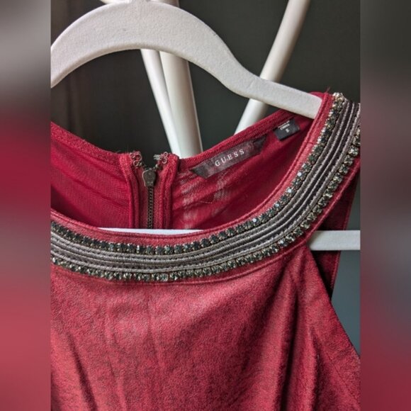 Guess Elegant Red Sleeveless Dress - Picture 2 of 4